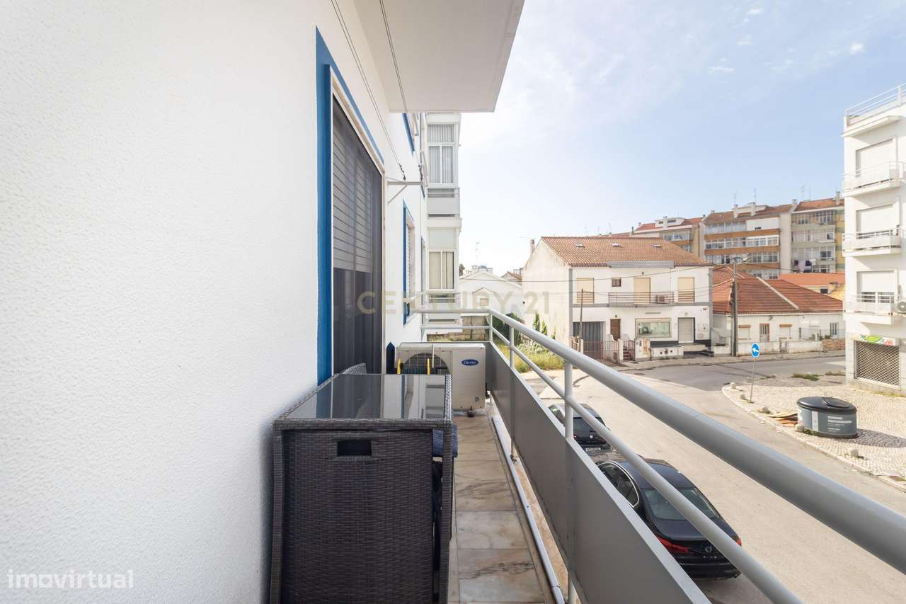 Magnifico T2, no Laranjeiro, perto do Alfeite, construção de 2002, pré-11