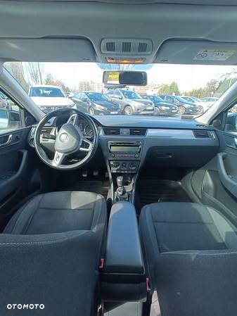 Skoda RAPID 1.2 TSI Ambition - 7