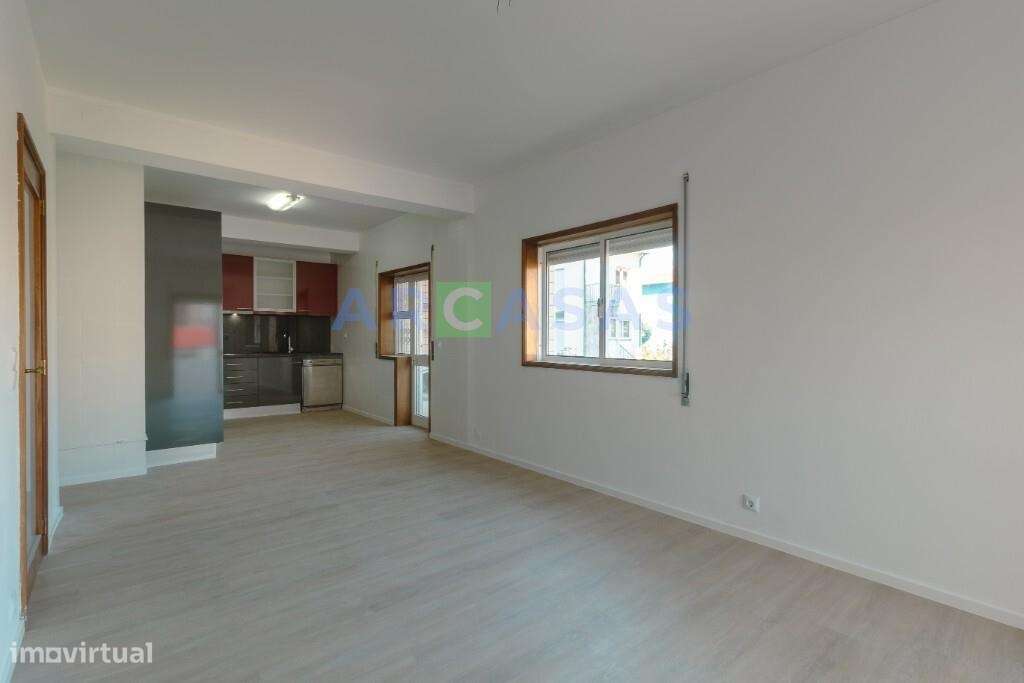 Apartamento T2 renovado, com lugar de garagem e varanda em Baguim do M - Grande imagem: 5/20
