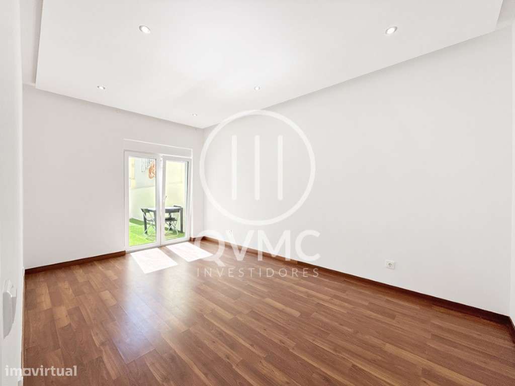 T1 em Camarate pronto a habitar com quintal de 42m2-13