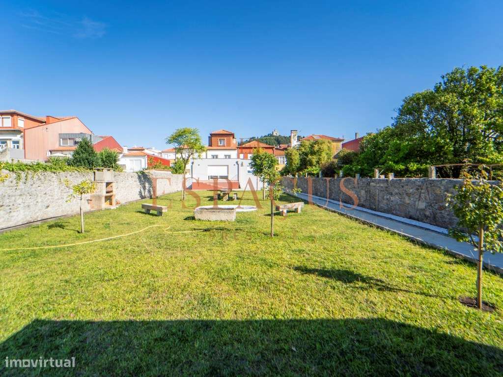 Moradia T3 em Banda no Coração de Viana do Castelo-36