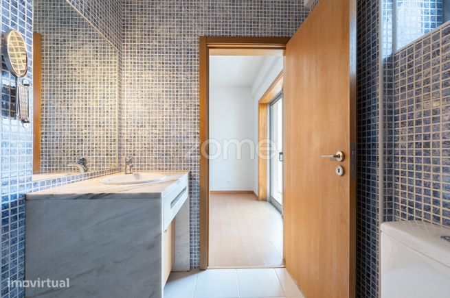 Apartamento T3 com duas varandas, garagem e arrumos, Maia-28