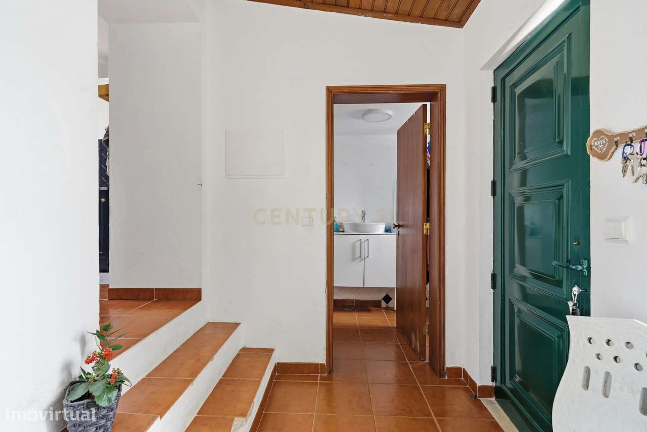 Moradia T2 com 2 salas e Pátio – Loubagueira, Torres Vedras-21