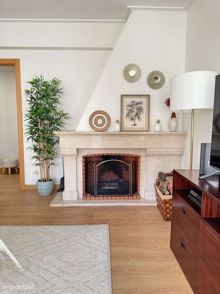 Apartamento T2 na Rua Ramiro Ferrão, Almada - Grande imagem: 4/38