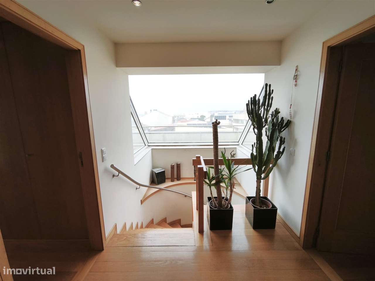 T3 Duplex com terraço em frente ao mar – Lavra-7