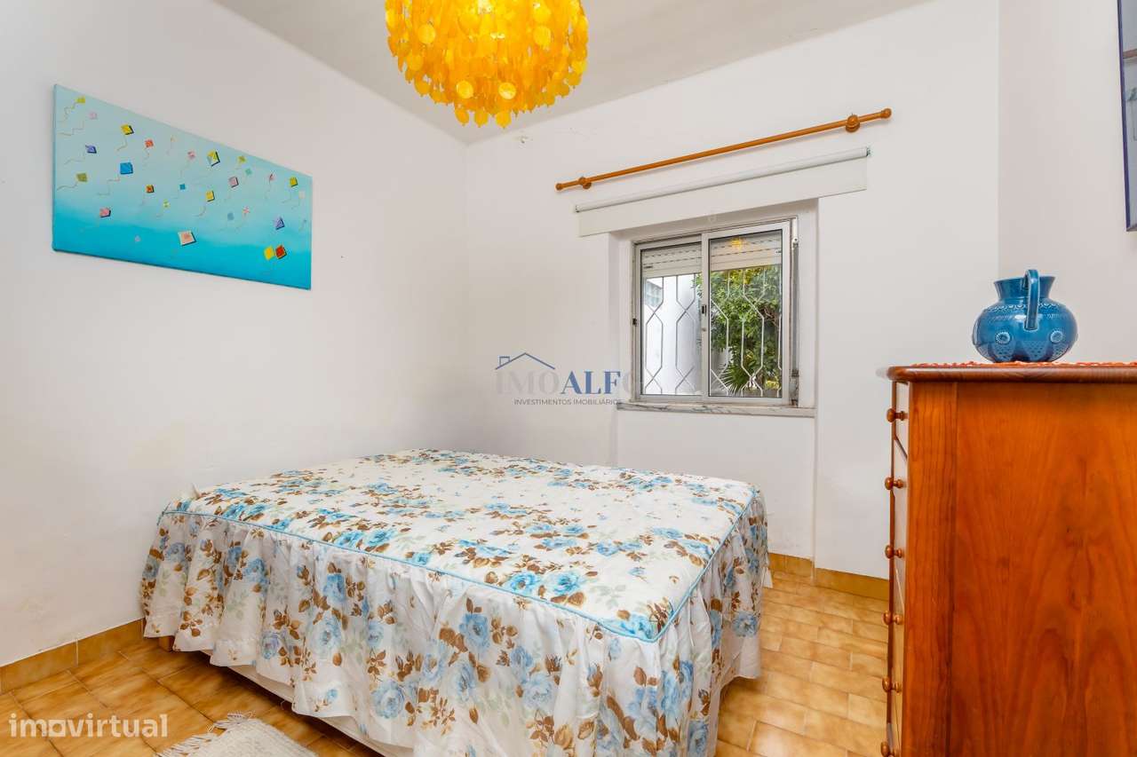 Moradia T2 com quintal no centro do Pinhal Novo, junto a transportes-16