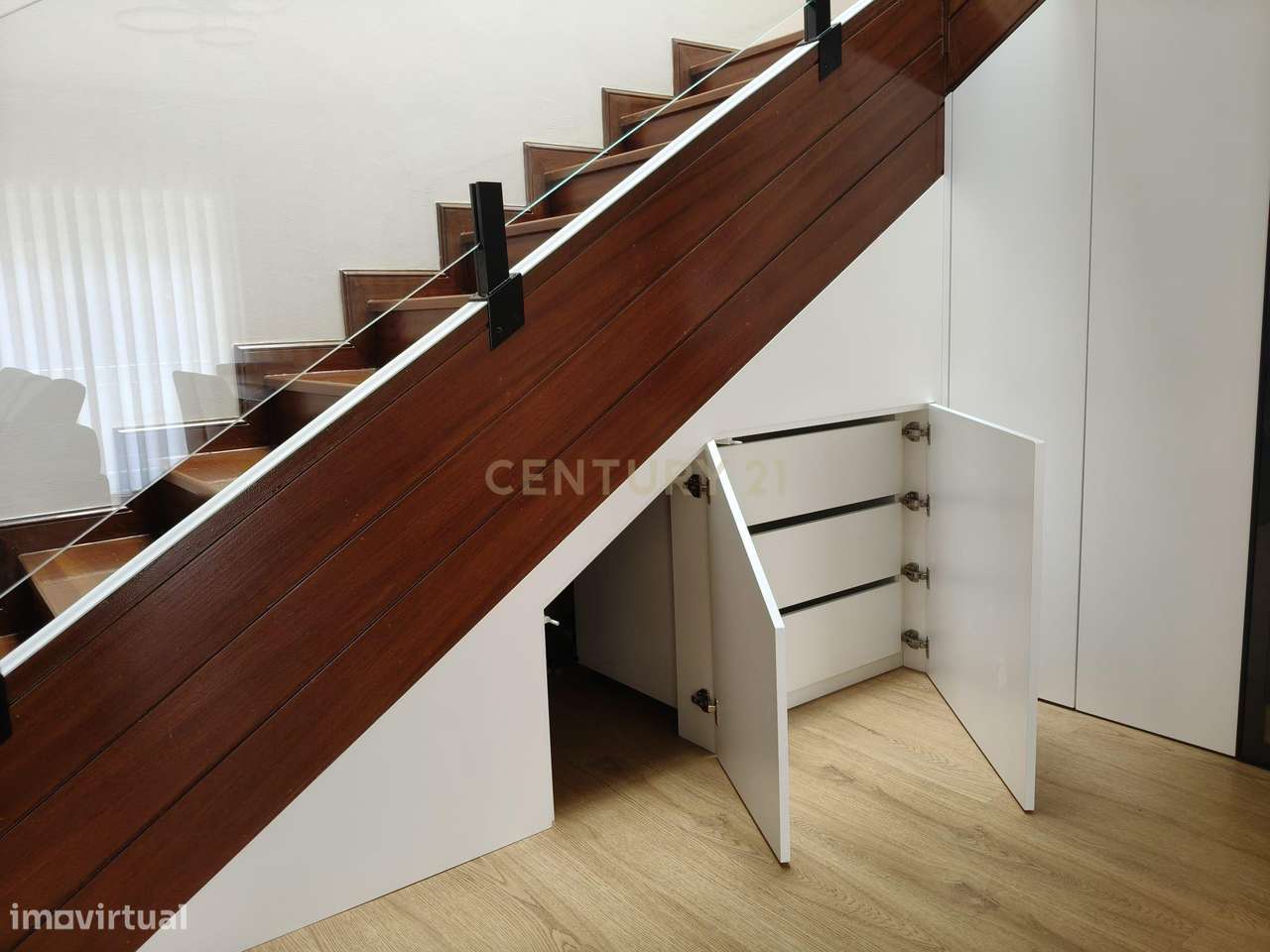 T3 Duplex Remodelado e Mobilado com Garagem para 2 carros em Celeirós,-10