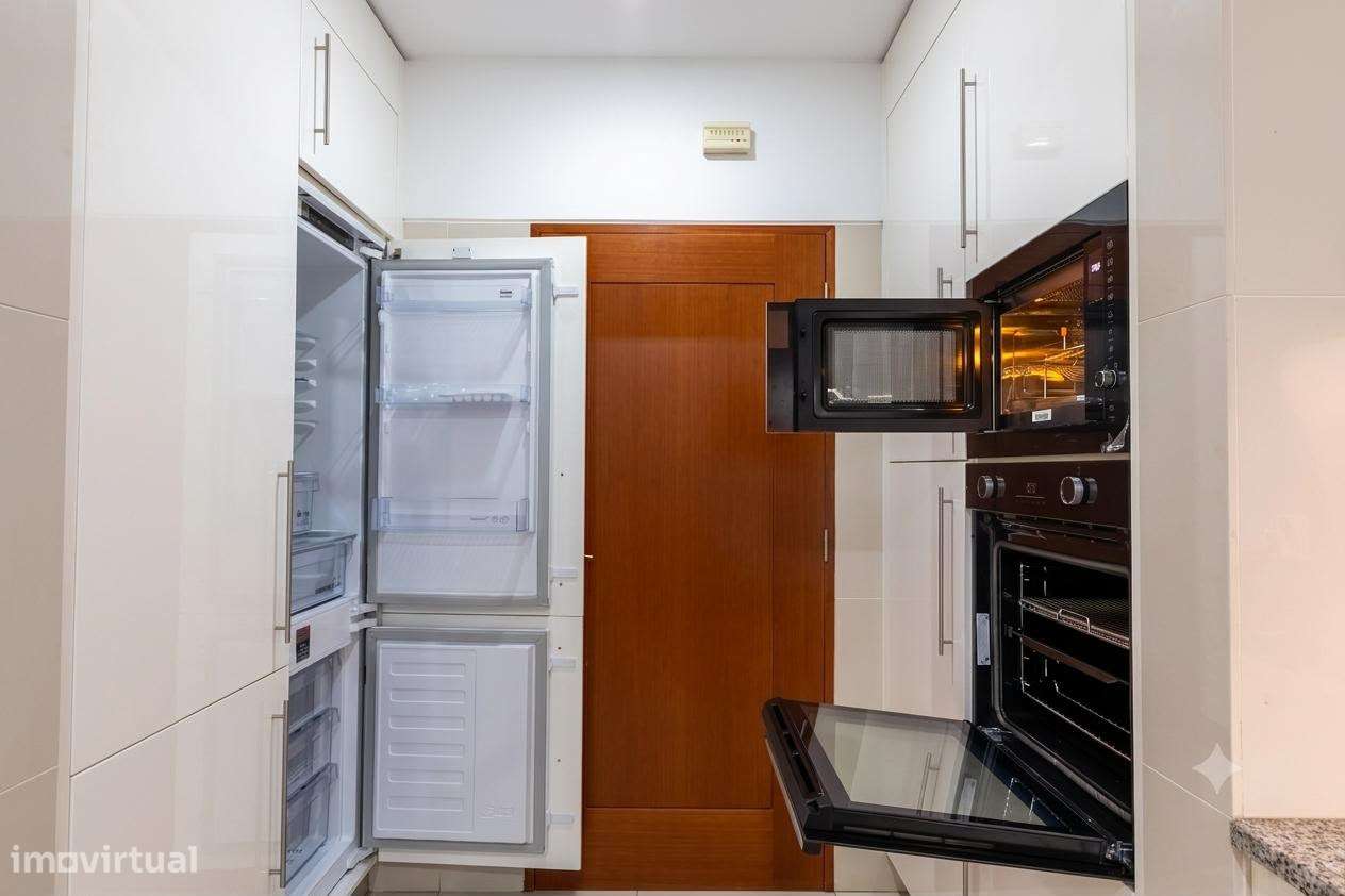 Apartamento T5 com 4 casas de banho e garagem-42