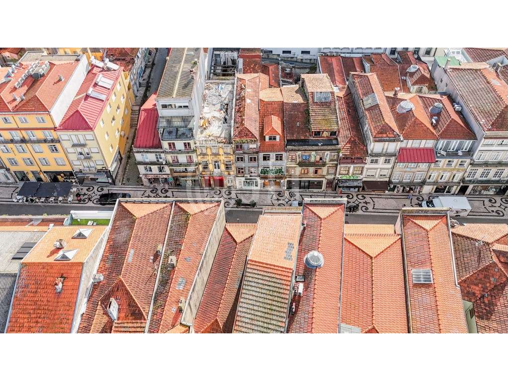 Prédio para reabilitação, na baixa do Porto-7