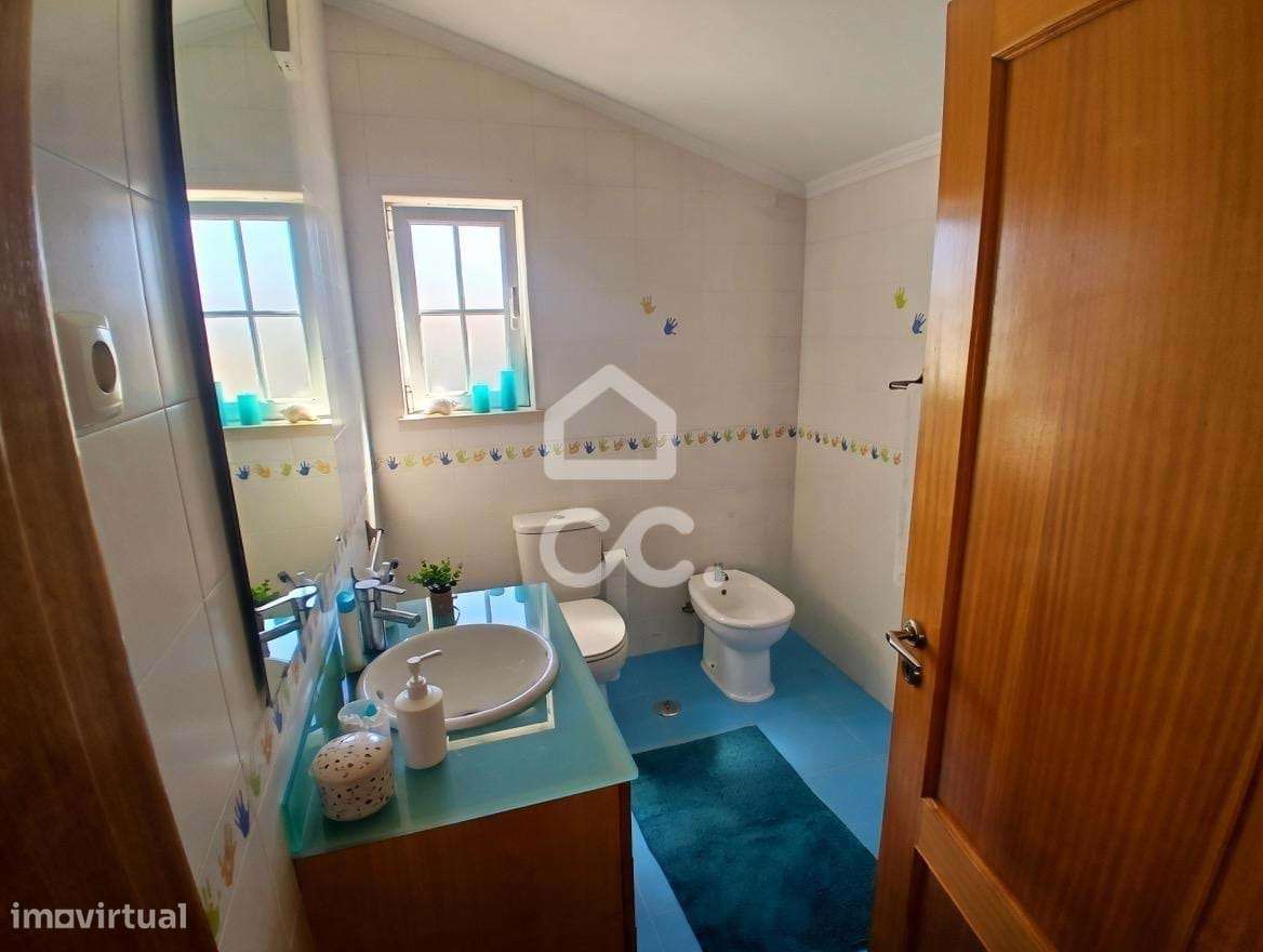 Moradia T3 com Piscina e Garagem em Azeitão-19
