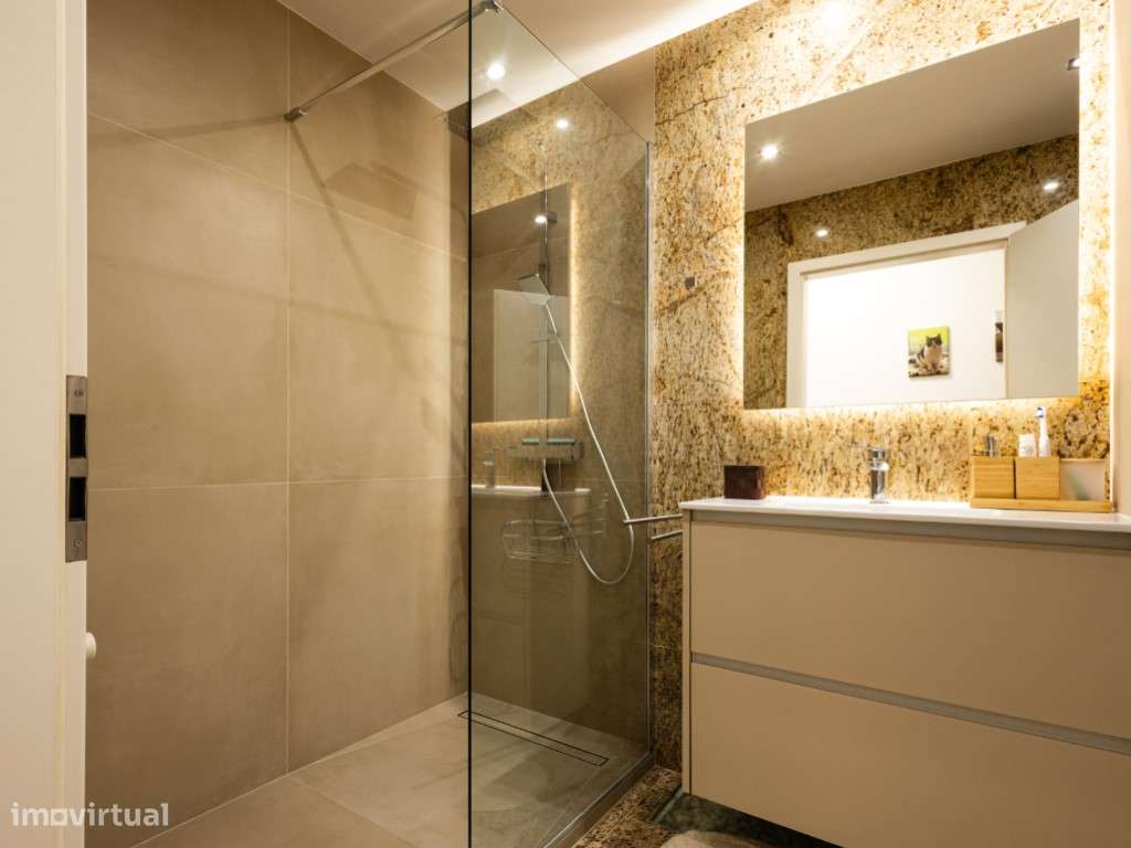 T2+2 Duplex na Condados - Como Novo, com Garagem Dupla-12