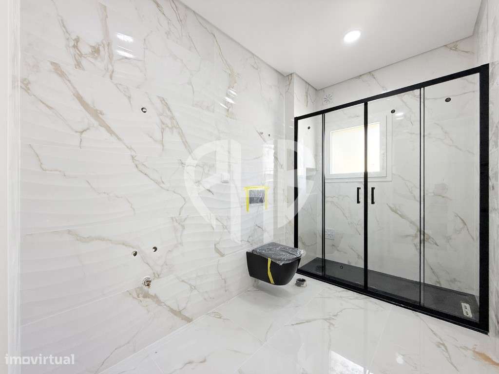 Moradia de Luxo T4 C/ Piscina e Box // Em Construção-26
