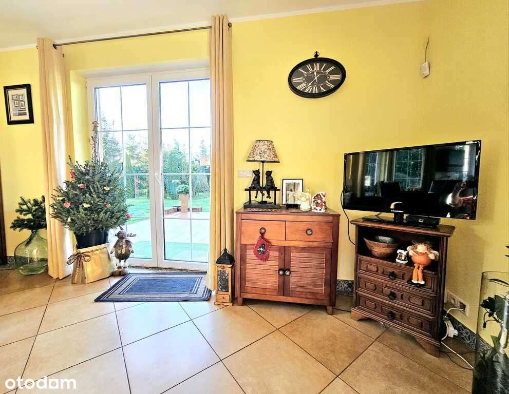 Dom pod samym lasem w Dobrej na dużej działce!-16