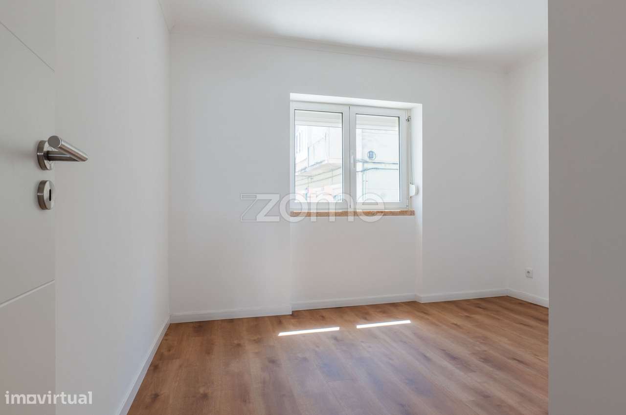 Apartamento T1+1 Baixa da Banheira-19