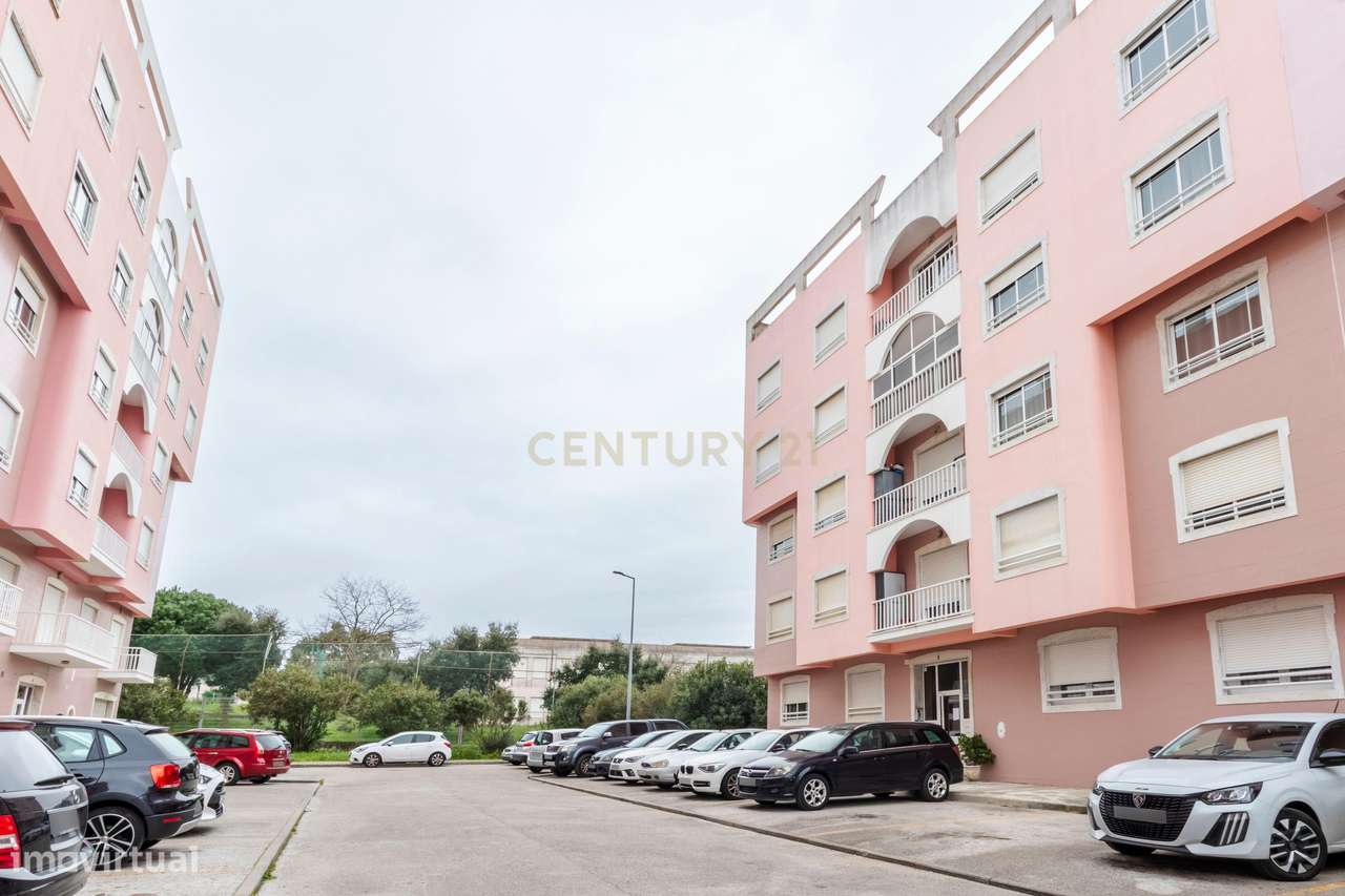 T2 Renovado | 2 WC Novas | 106 m² | Parqueamento + Arrecadação | Eleva - Grande imagem: 4/39