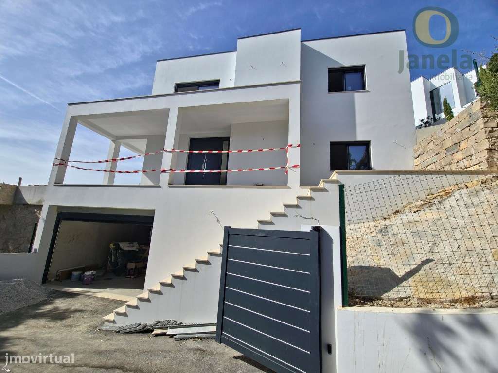 Moradia Contemporânea e Sofisticada, com Piscina Aquecida e ELEVADOR - Grande imagem: 2/25