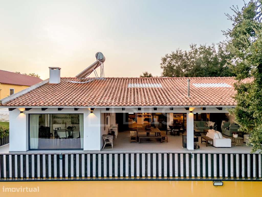 Quinta T9 em Azeitão com piscina e 11 ha de terreno, renovada-14
