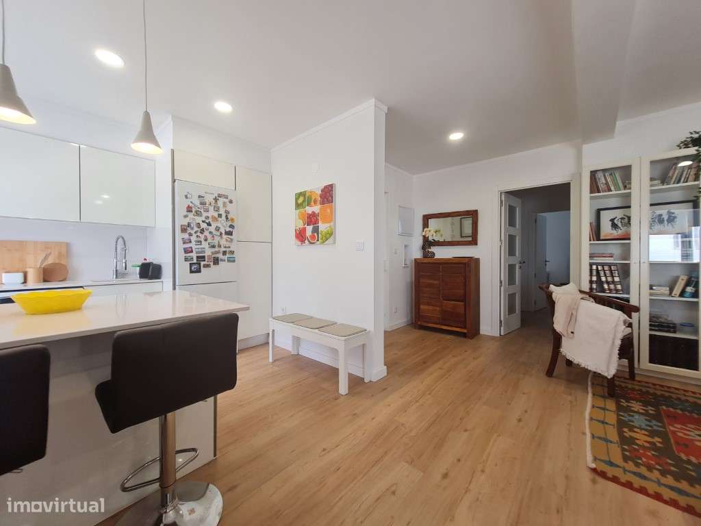 Vende-se T2+1 remodelado no centro-5