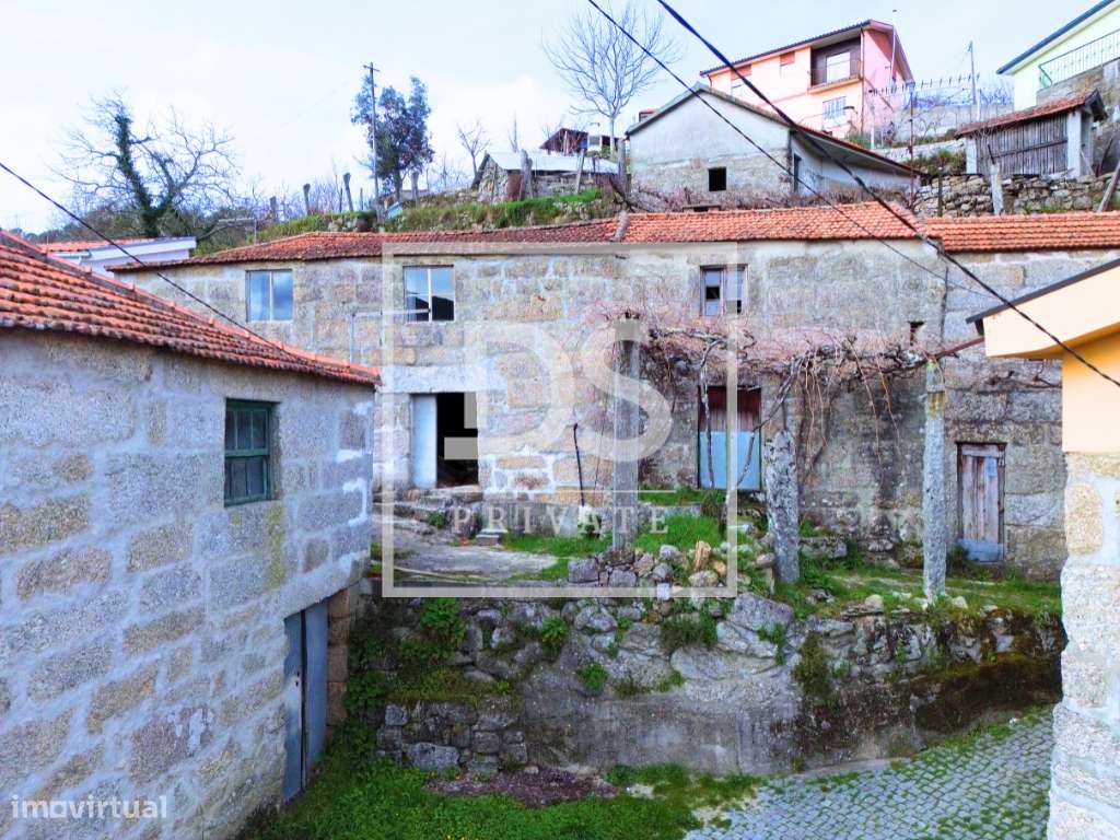 Moradia T3 para restauro em Ovil - Grande imagem: 4/16