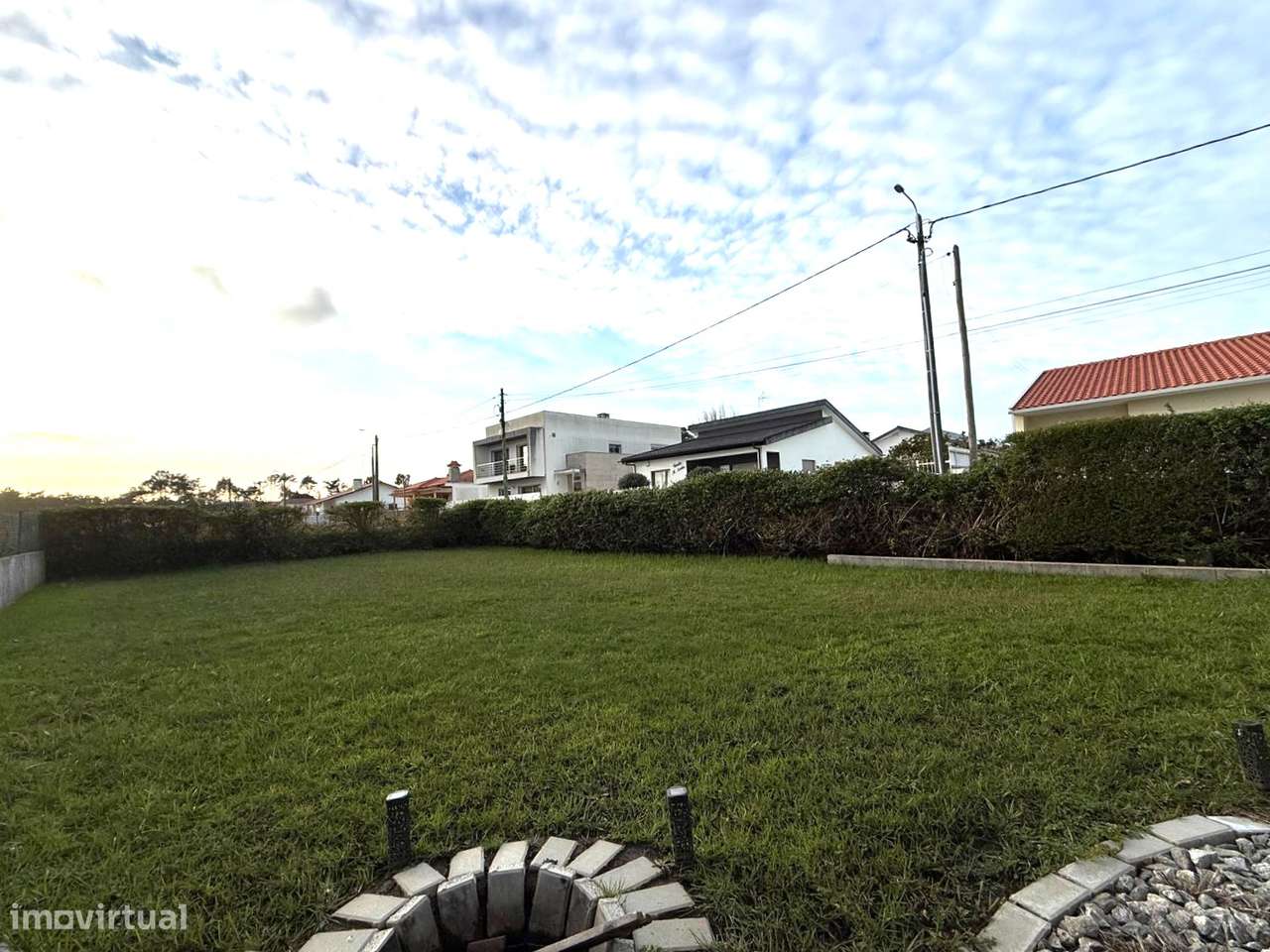Casa térrea isolada no Torrão do Lameiro, situada junto à Ria-24