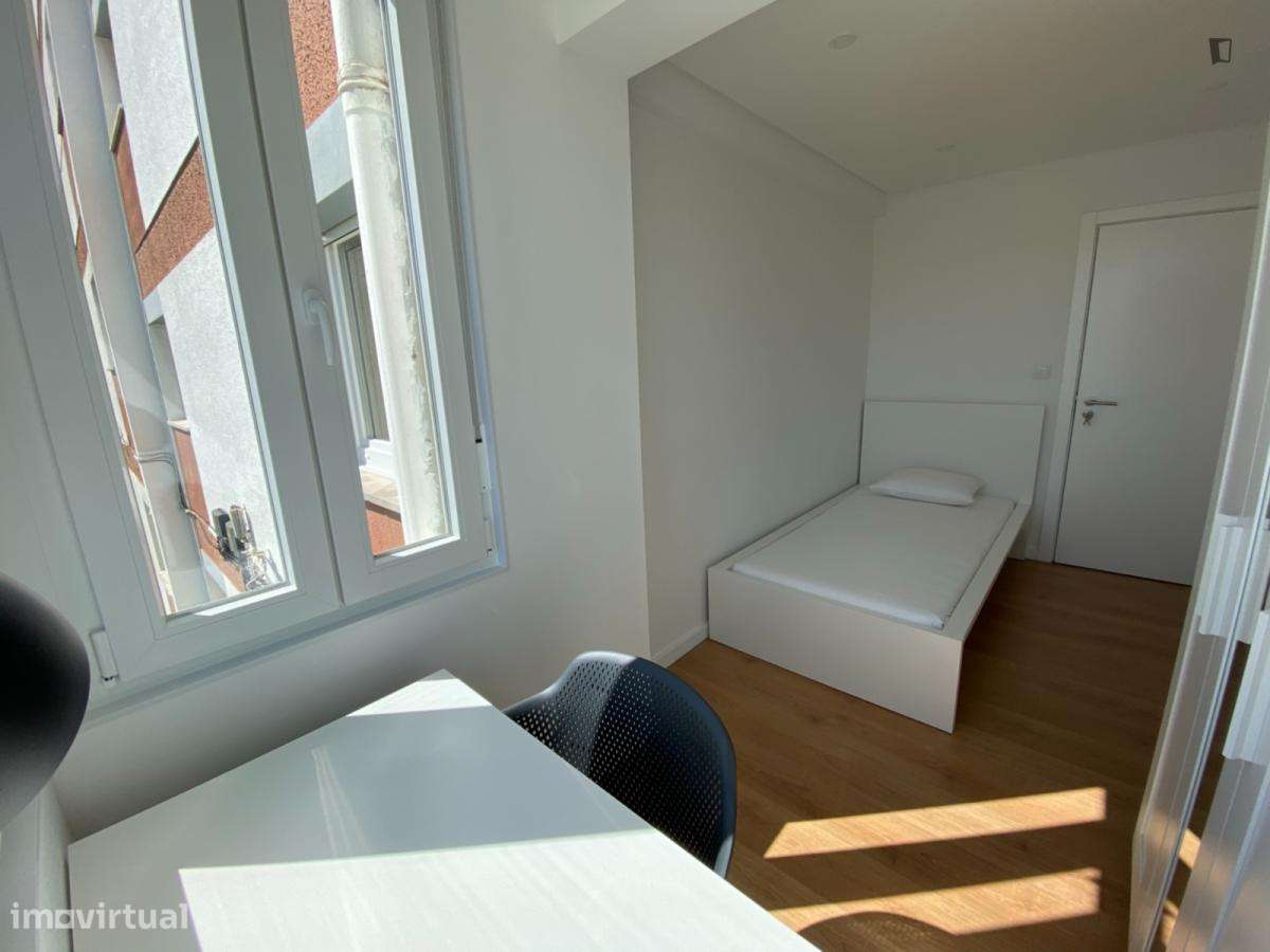 Quarto - localizado em Oeiras Lisbon - Grande imagem: 3/11