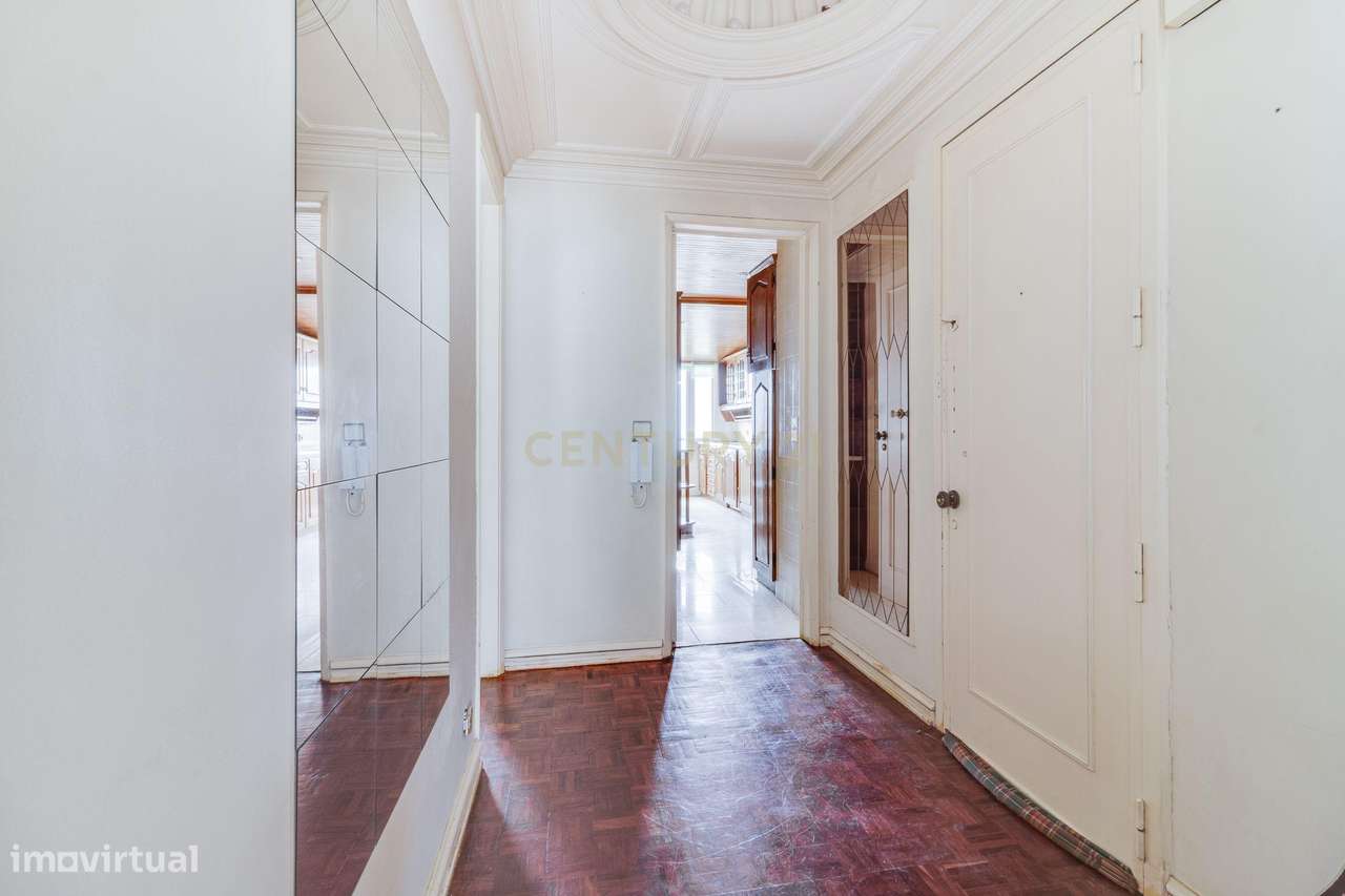 Fantástico T2 com Vista Rio em Linda-a-Velha-17