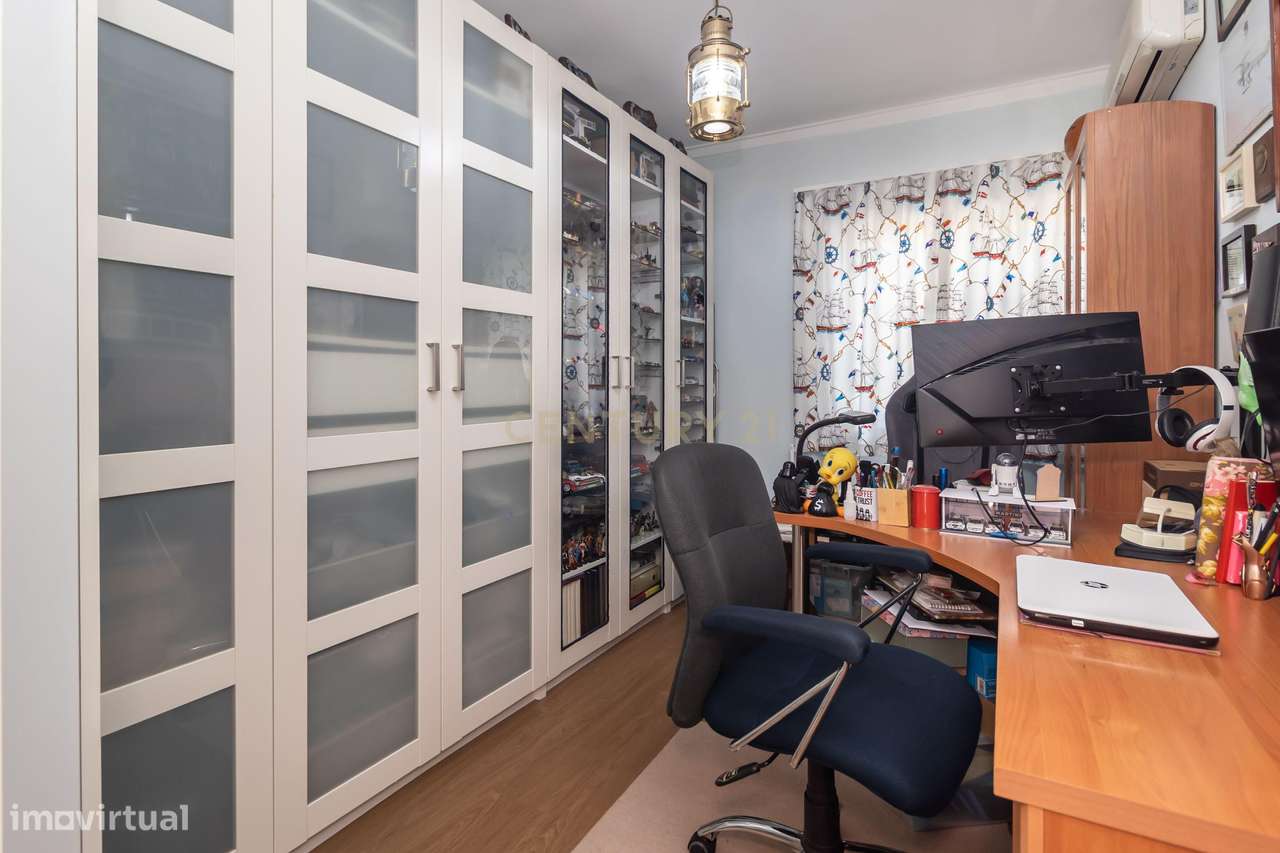 Excelente T3 Remodelado – 3º Andar (sem elevador) | 98 m² de área útil-26