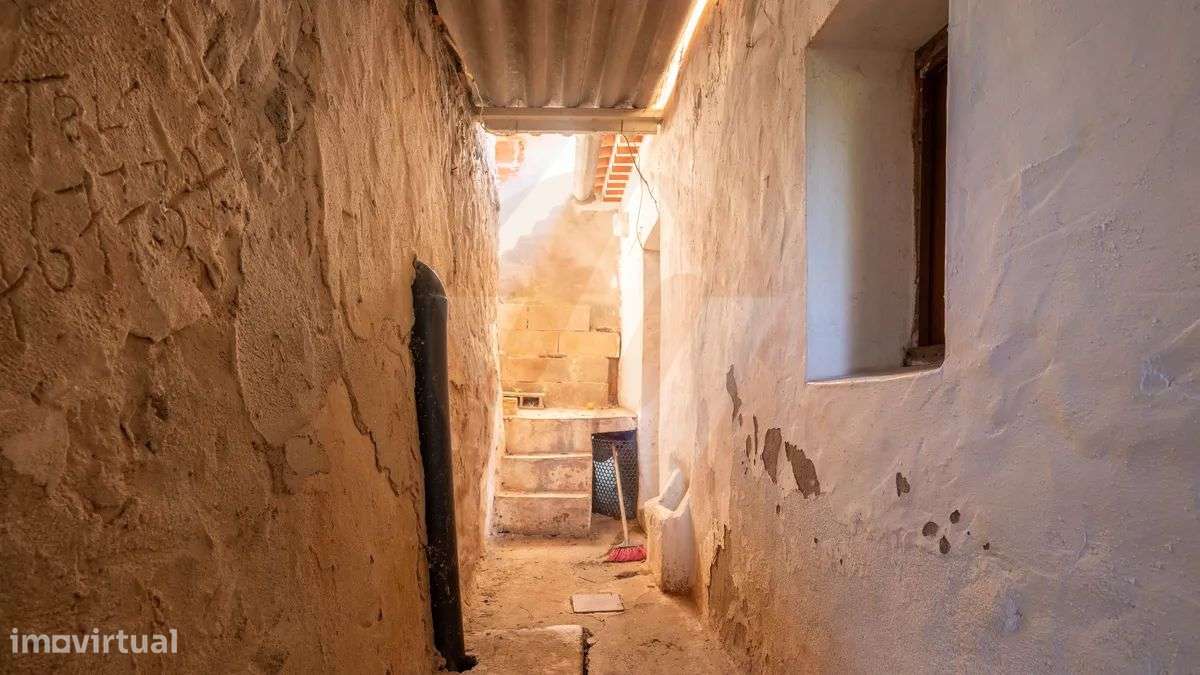 Moradia T2 no Centro Histórico da vila de Aljezur-11
