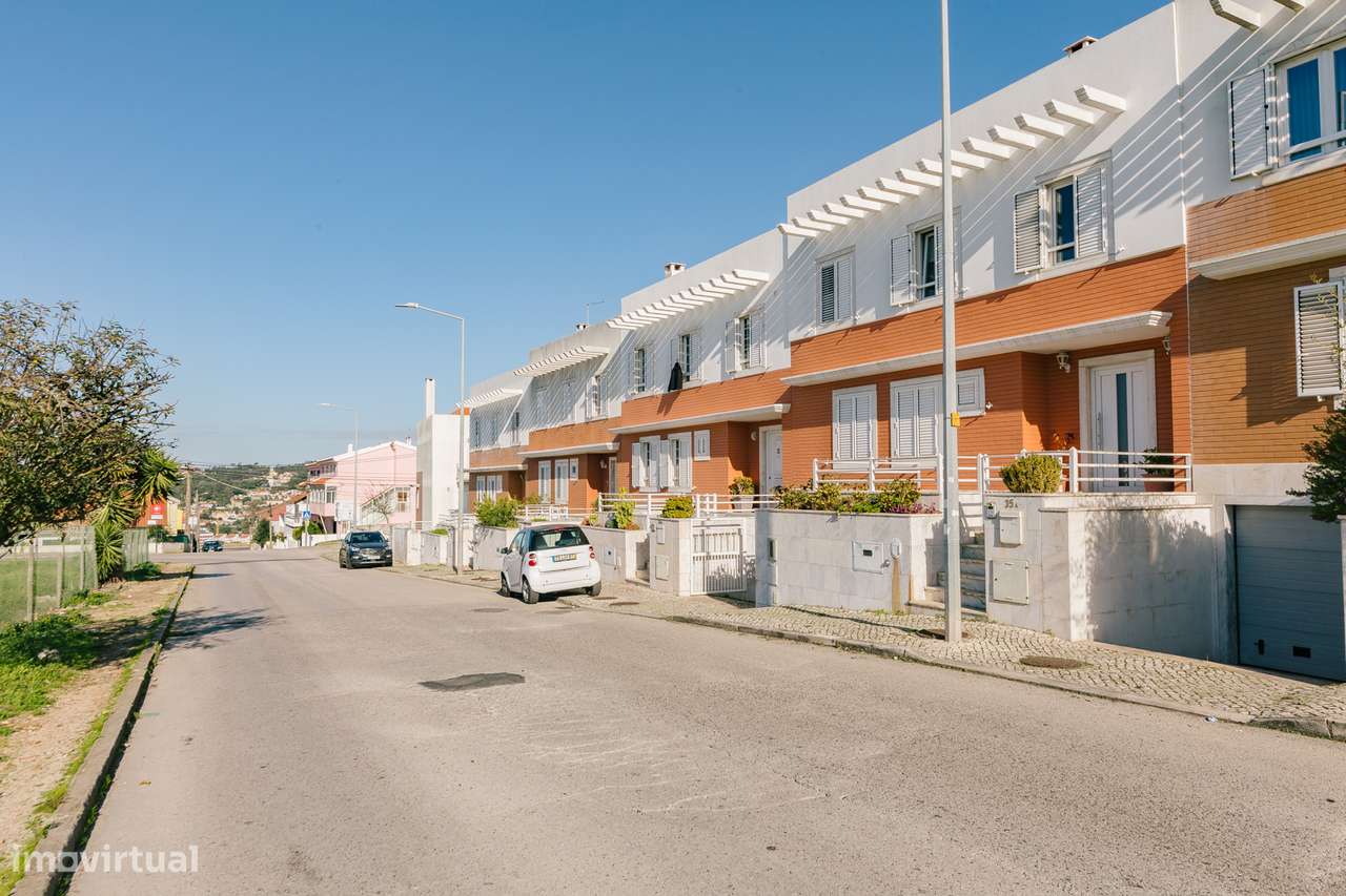 Moradia, 333 m², Ramada e Caneças - Grande imagem: 2/40