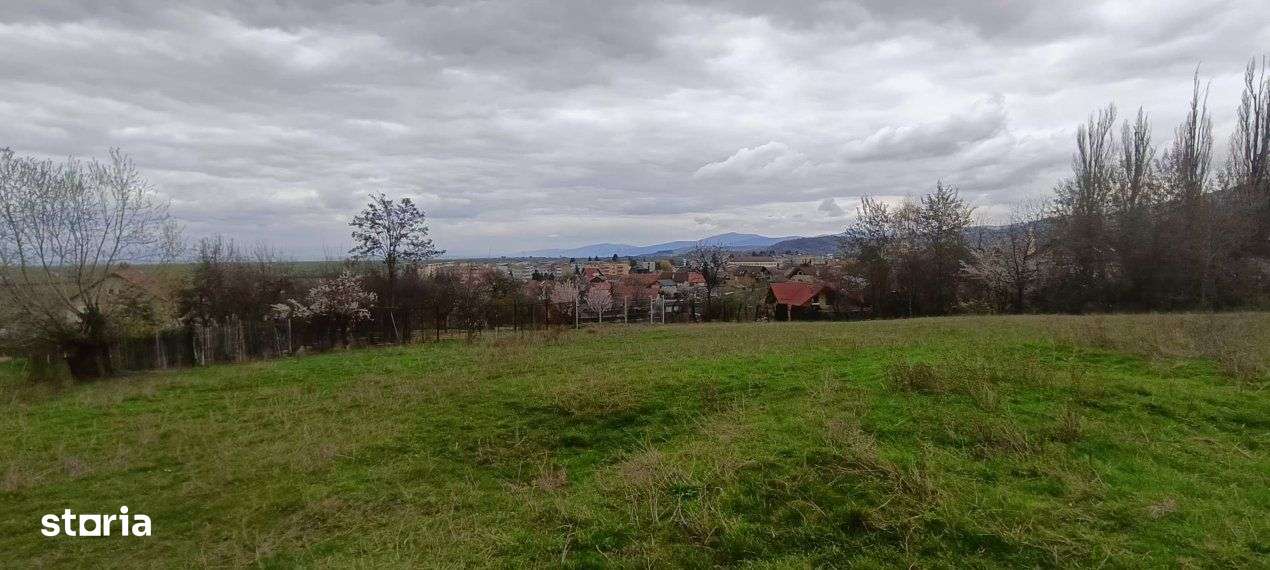 Teren in zona pitoreasca , usor accesibila , cu utilitati si panorama-2