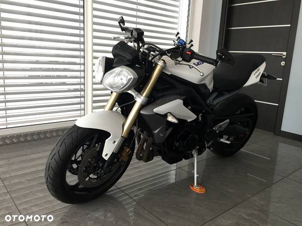 Triumph Street Triple - 1