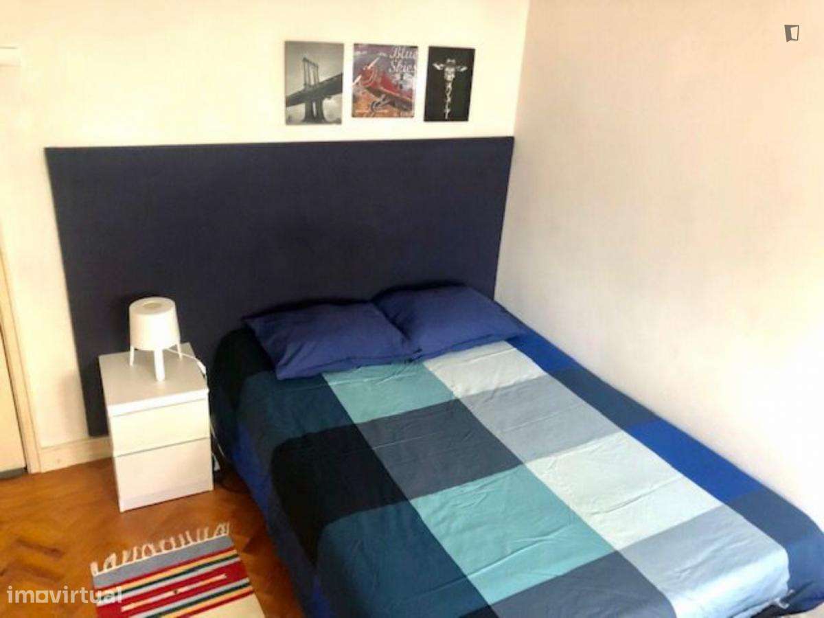 Quarto - localizado em Benfica Lisbon - Grande imagem: 4/9