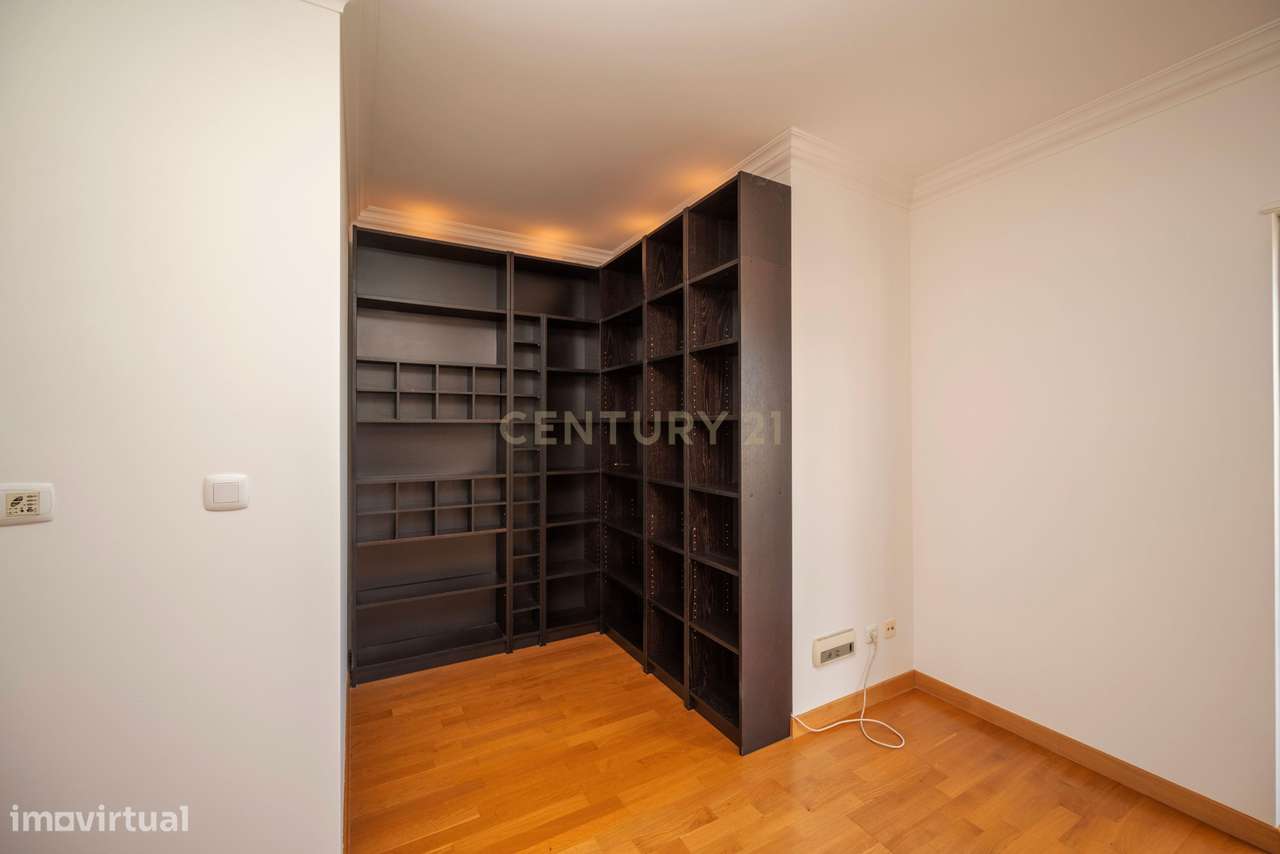 Excelente Penthouse T1 com Vista Panorâmica - Grande imagem: 3/27