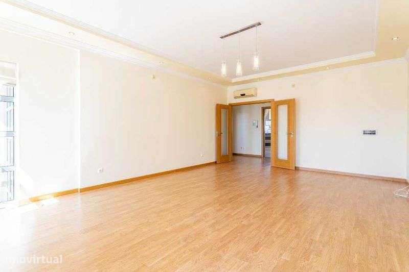 Imovel em Almeirim, T3 recente com garagem - Grande imagem: 4/12