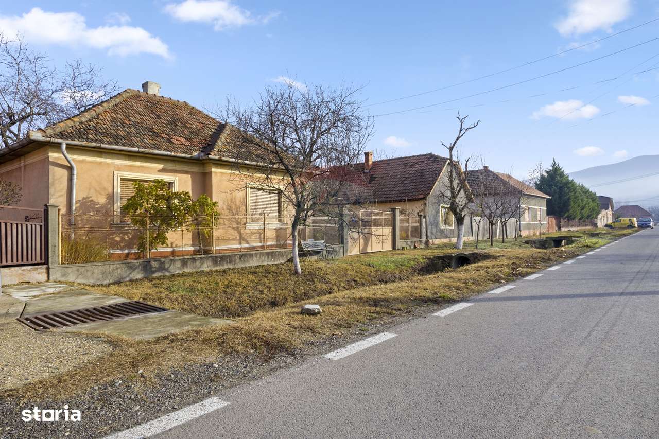 Casă de vanzare, pozitie excelenta, la intrare in Loc. Galsa - Imagine principală: 2/19