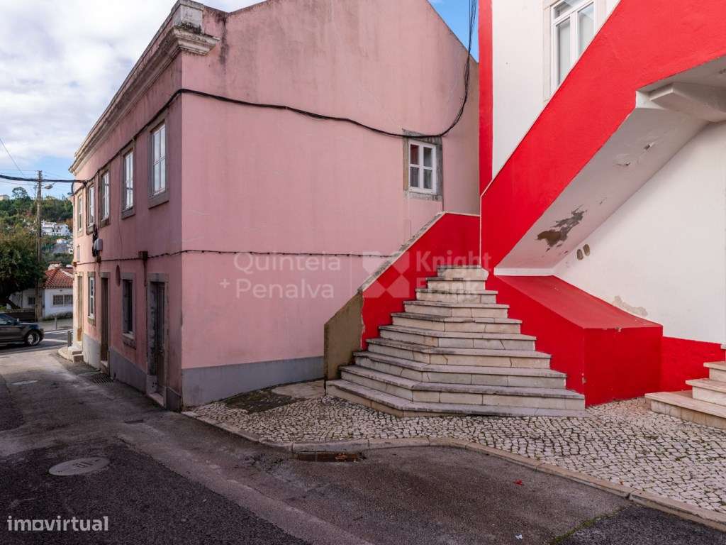 Prédio com pátio privativo para reabilitação em Oeiras - Grande imagem: 3/30