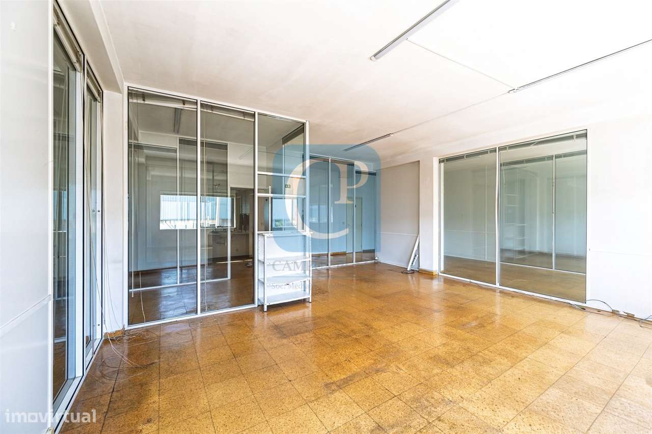 Espaço comercial para serviços ou escritório em Leça da Palmeira-10