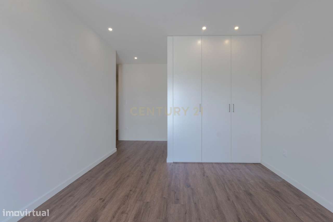 T4 Duplex com vista mar em Espinho-14