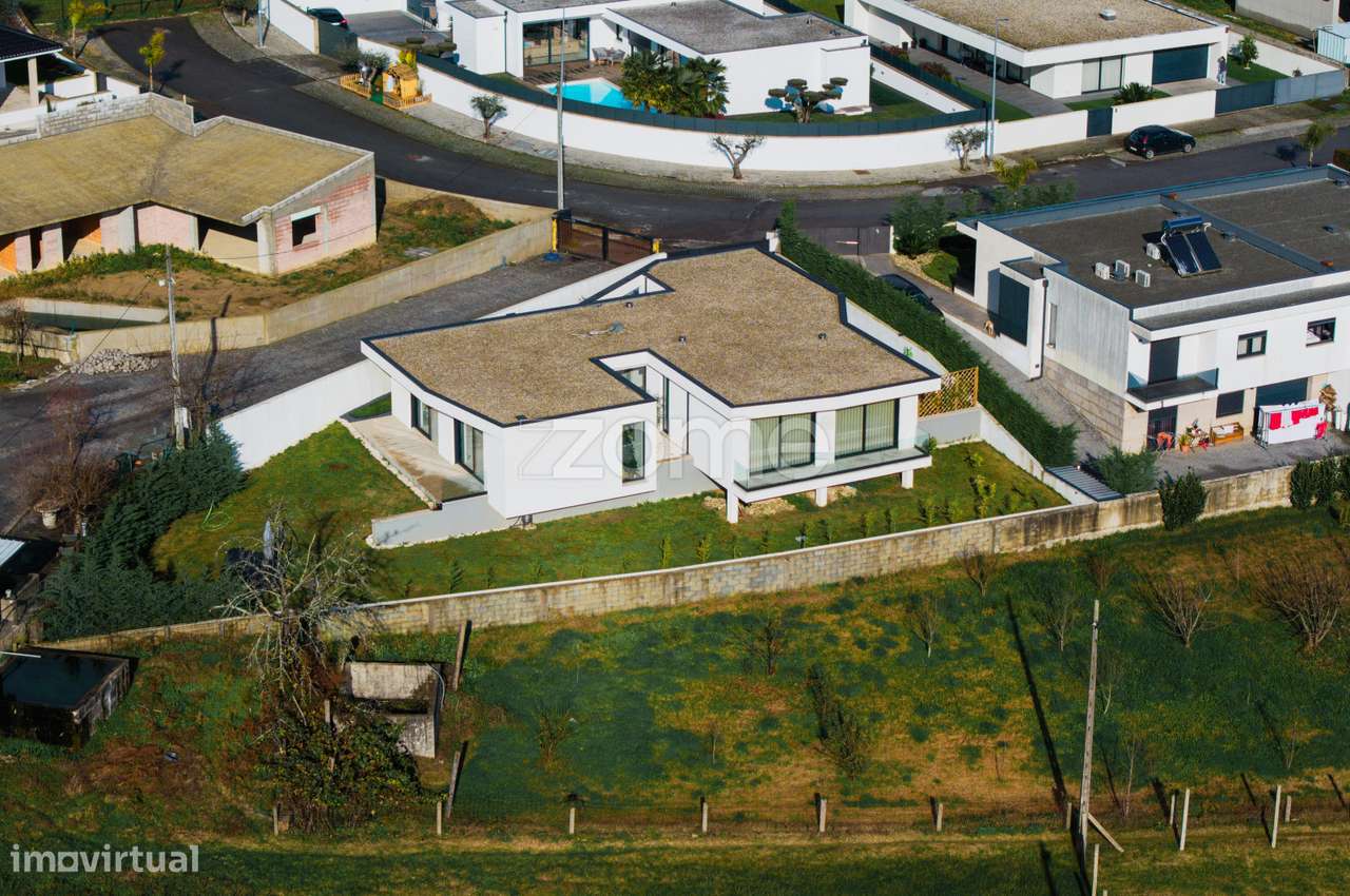Moradia T2 térrea em Ronfe, Guimarães-25