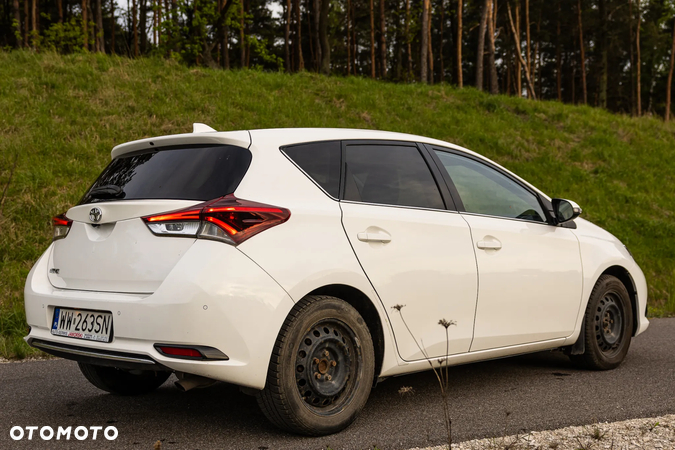 Toyota Auris 1.6 Dynamic - 4