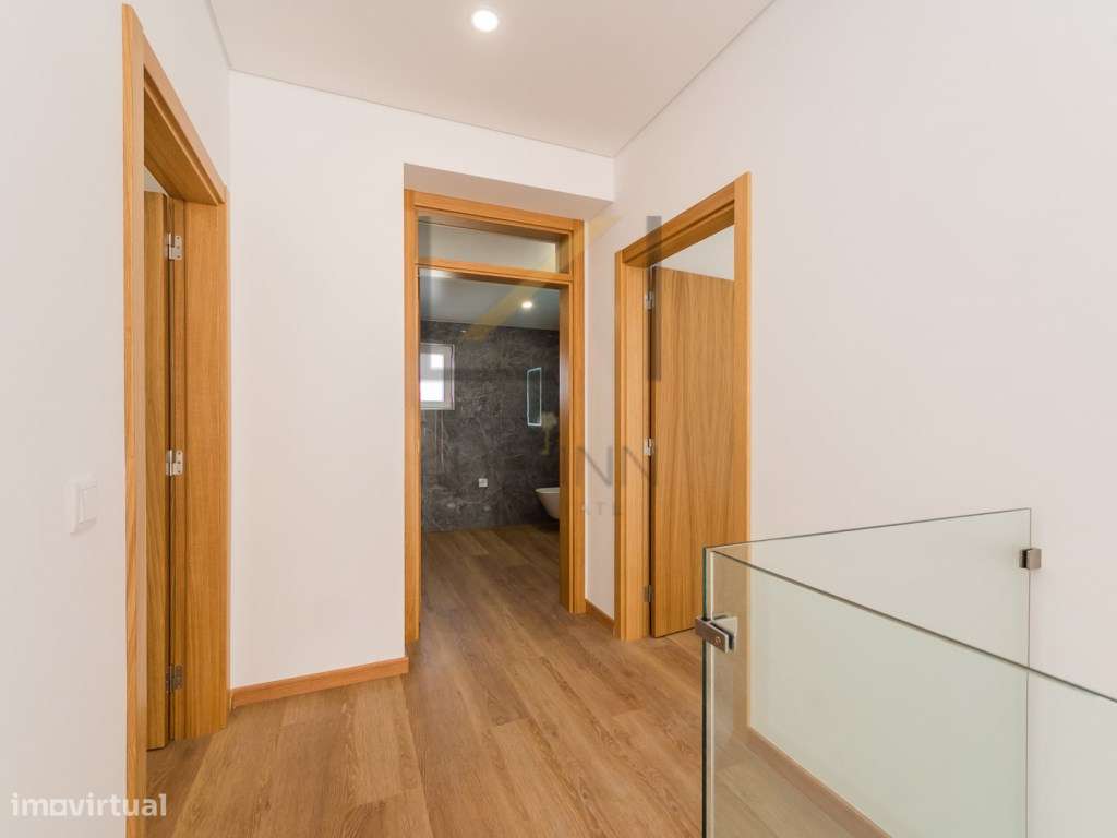 Moradia T5 Recuperada com Piscina, 2 Suítes e Garagem - Lote Isolad...-13