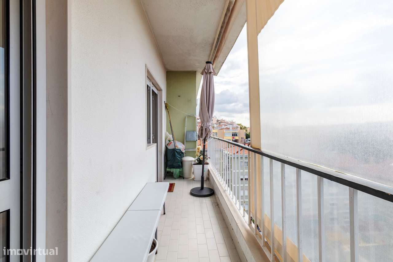 Apartamento T2+1 com Vista Desafogada | Cacém-19