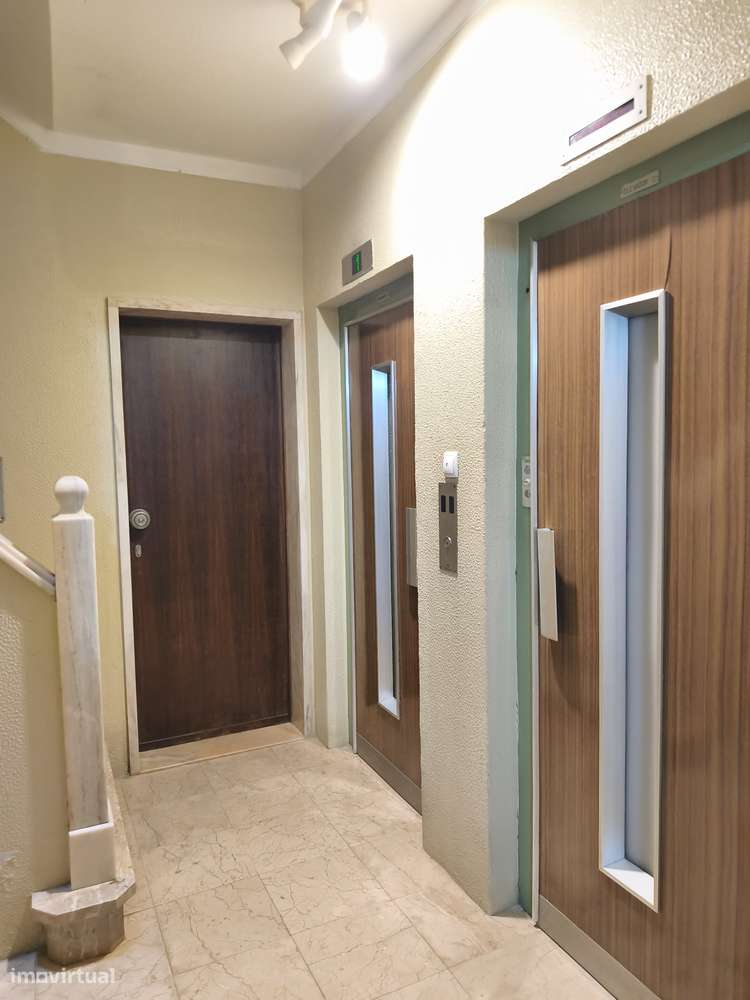 T2 Oeiras, Totalmente Remodelado, Bem Localizado, Com Arrecadação.-31