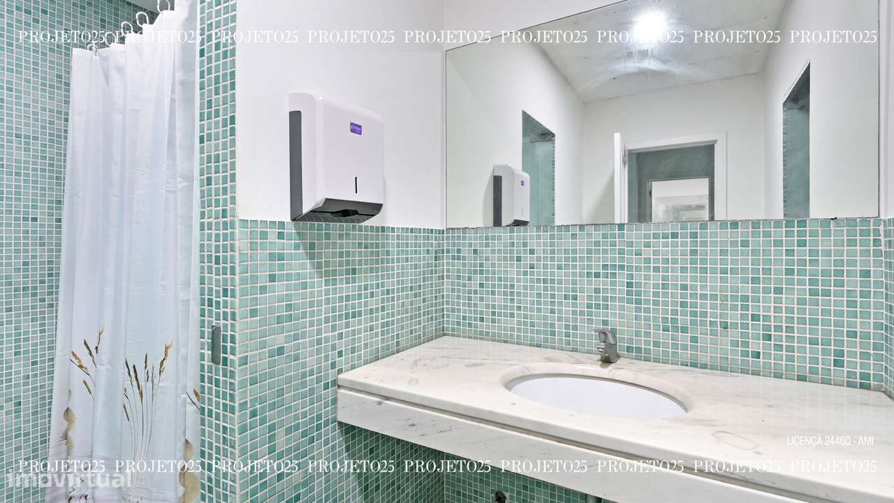 T2 C/ Terraço Privativo em Condº Fechado com piscina  - Casa da Música-26