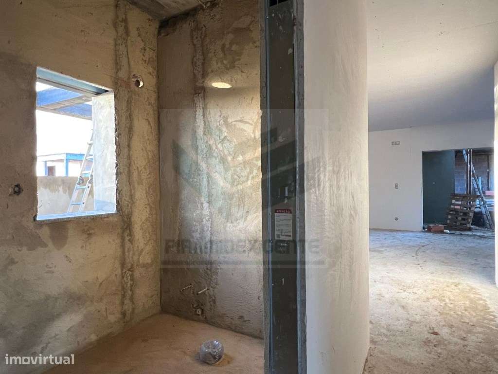 Moradia Isolada Urbanização Nova, 2 min. do Centro Moita-14