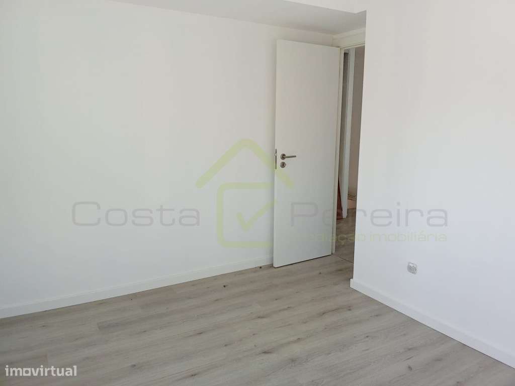 Moradia T3 Renovada com logradouro-9