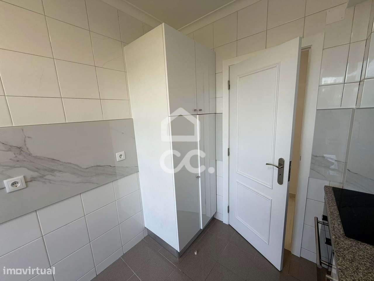 Apartamento T3 com Varanda e Arrecadação em Feijó-4