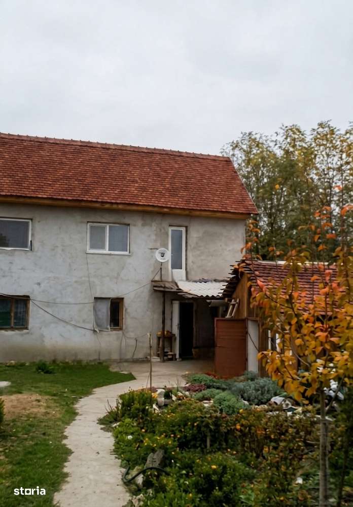 Casǎ cu etaj 4 camere/ Teren 750 mp/ Gradina/ Ronaț/ Comision 0%