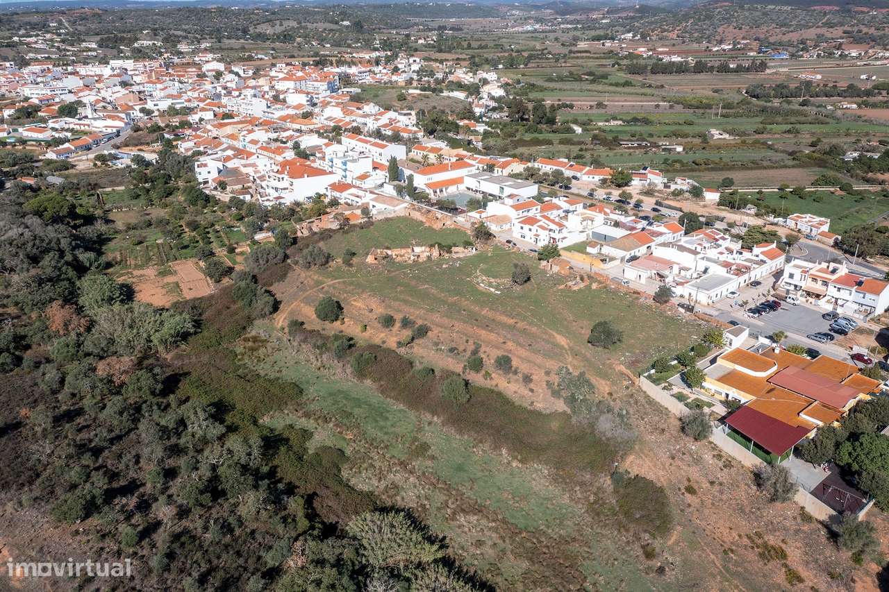 TERRENO COM POSSIBILIDADE DE CONSTRUÇÃO, ODIÁXERE - Grande imagem: 3/7