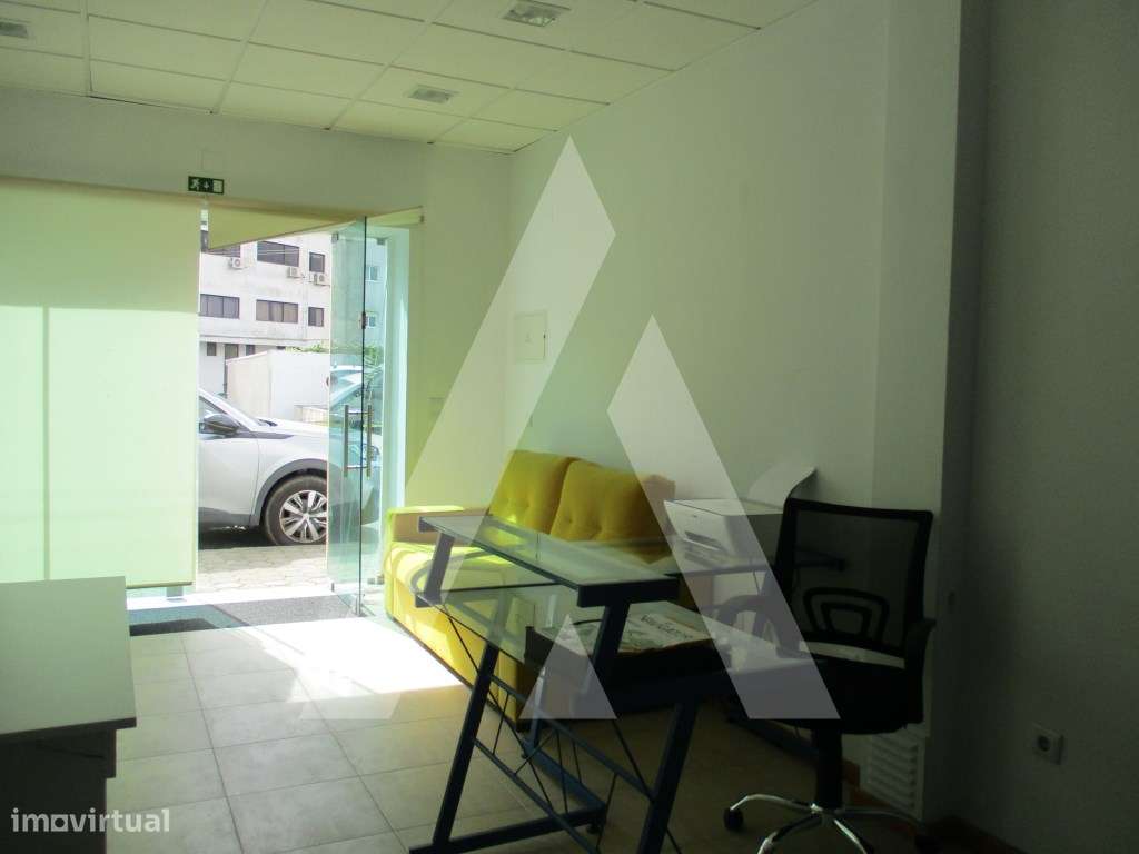 Loja no centro de Oliveira do Bairro - Grande imagem: 4/6